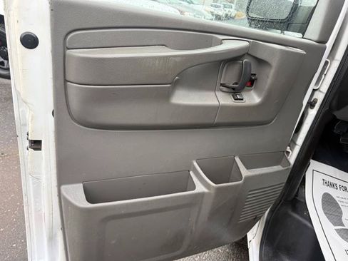 Used 2013 GMC Savana 2500 RWD image 18