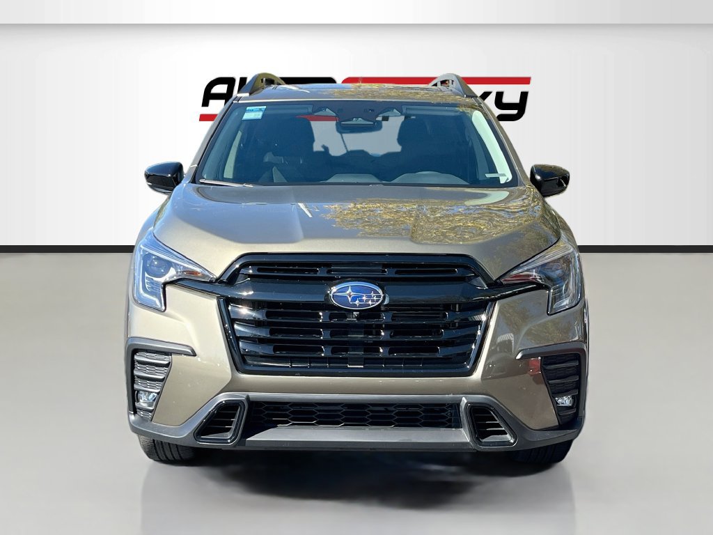 Used 2025 Subaru Ascent Bronze Edition w/ Onyx Package AWD/4WD image 2
