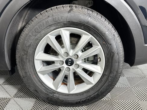 Used 2019 Kia Sorento L FWD image 35