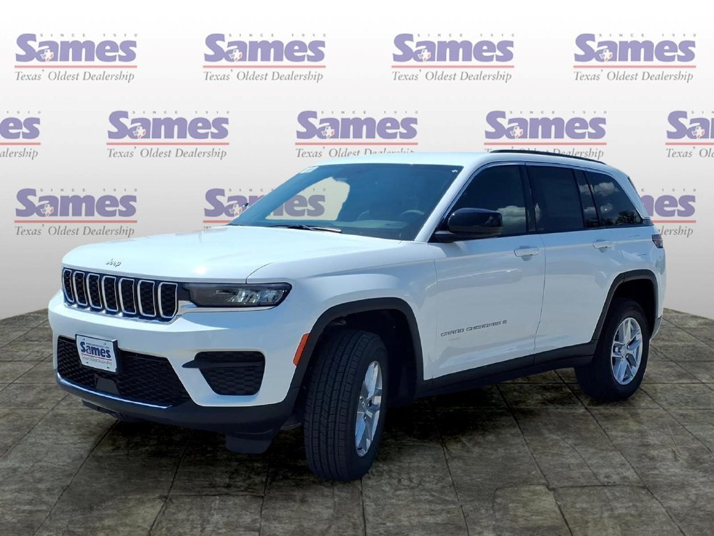 New 2026 Jeep Grand Cherokee Laredo AWD/4WD image 3