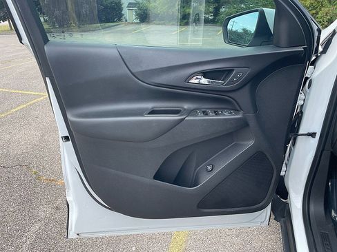 Used 2020 Chevrolet Equinox LT image 11