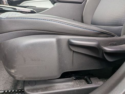 Used 2025 Chevrolet Trax LT image 13