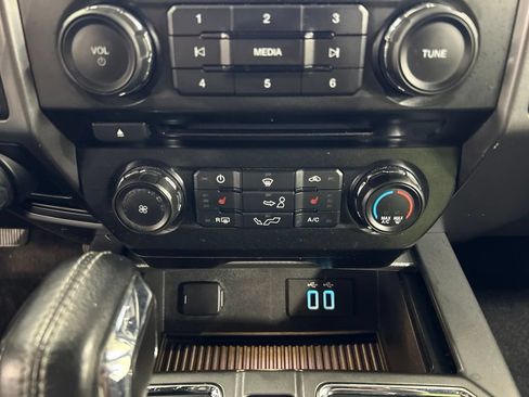 Used 2016 Ford F150 XLT w/ Equipment Group 302A Luxury AWD/4WD image 17