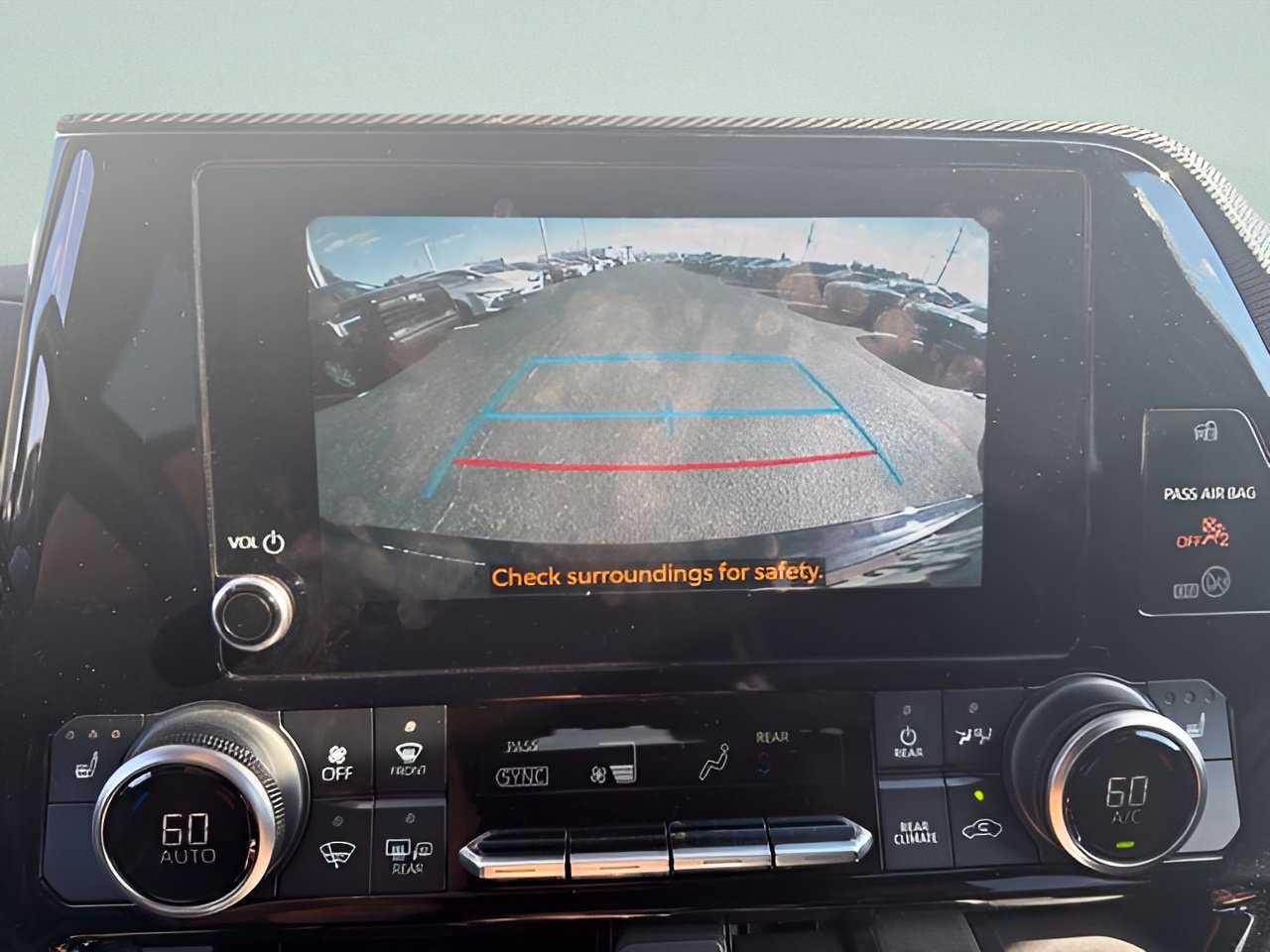 Used 2023 Toyota Highlander XSE AWD/4WD image 28