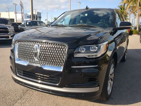 Used 2024 Lincoln Navigator Reserve image 9
