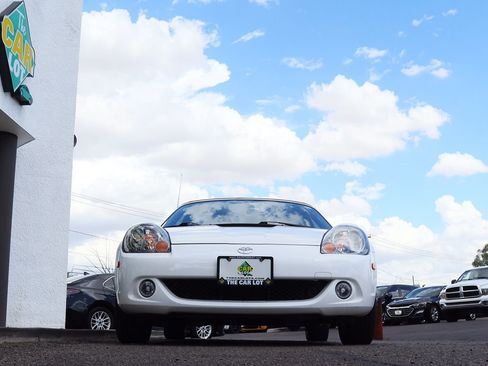Used 2004 Toyota MR2 image 17