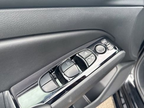 Used 2023 Nissan Altima 2.5 SV image 8