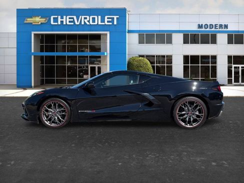 Used 2024 Chevrolet Corvette Stingray Coupe RWD image 2