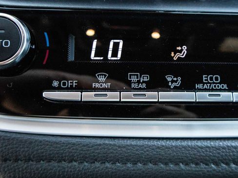 Used 2024 Toyota Corolla SE image 27