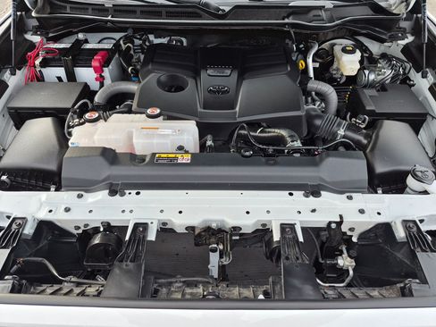 Used 2026 Toyota Tundra SR5 w/ SR5 Convenience Package AWD/4WD image 34