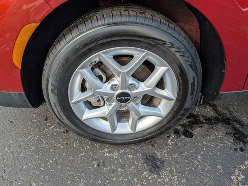 Used 2023 Kia Soul LX w/ LX Technology Package image 13