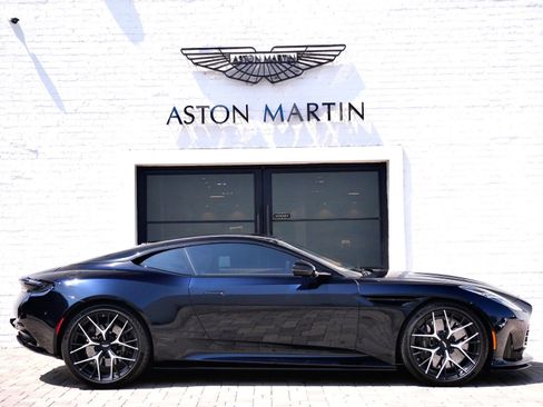 Used 2025 Aston Martin DB12 Coupe RWD image 15