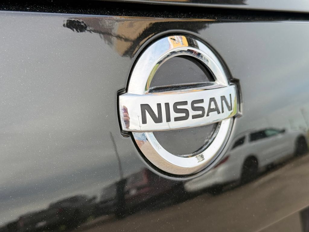 Used 2011 Nissan 370Z Touring RWD image 11