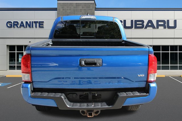 Used 2017 Toyota Tacoma TRD Sport w/ Tow Package (A/T) AWD/4WD image 9