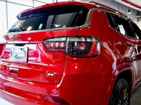 Used 2022 Jeep Compass Limited AWD/4WD image 13
