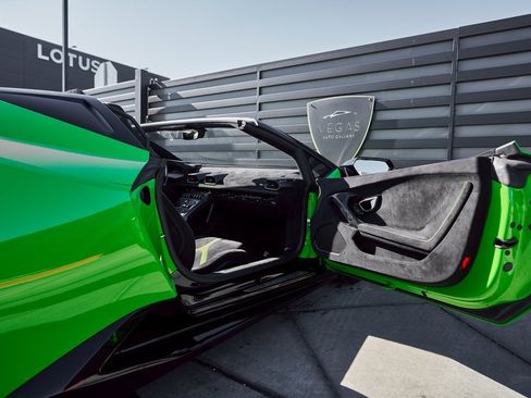 Used 2019 Lamborghini Huracan Performante image 25