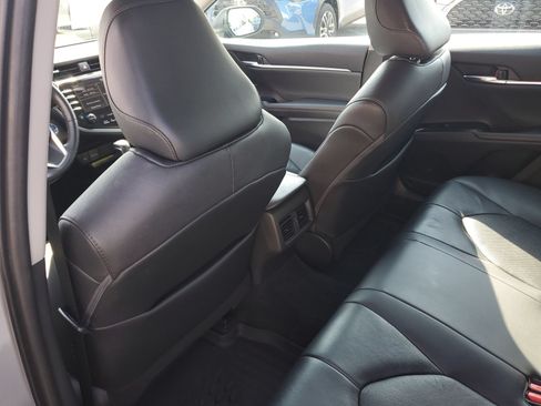 Certified 2020 Toyota Camry XLE FWD image 13