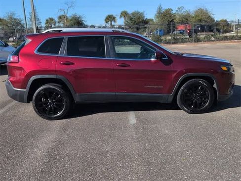 Used 2019 Jeep Cherokee Latitude Plus image 9