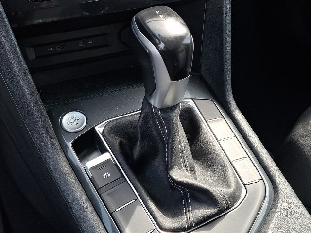 Used 2022 Volkswagen Tiguan SE R-Line AWD/4WD image 15
