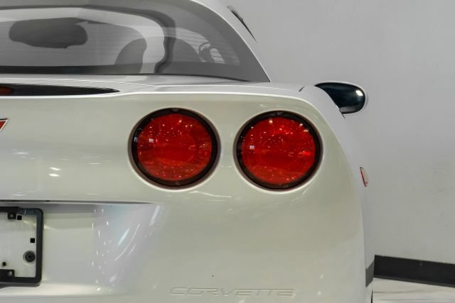 Used 2005 Chevrolet Corvette Coupe w/ Preferred Equipment Group RWD image 41