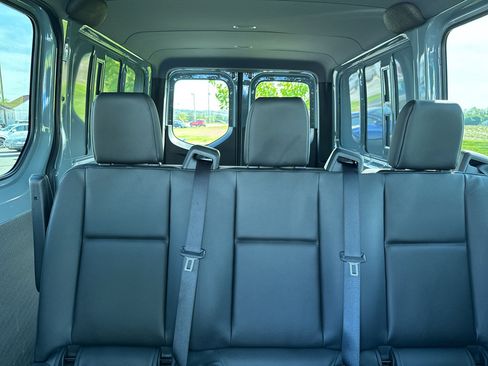 Used 2024 Mercedes-Benz Sprinter 2500 image 6