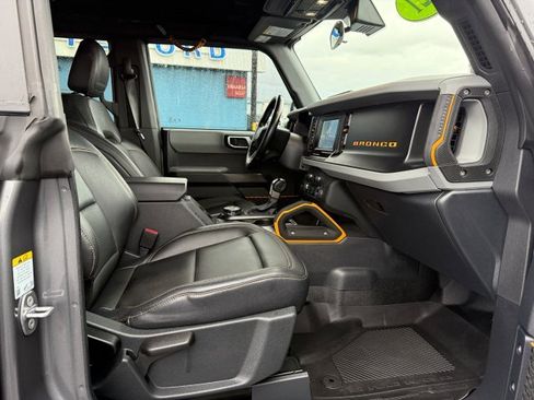 Used 2021 Ford Bronco Badlands w/ Sasquatch Package image 21