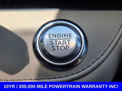 Used 2025 Lincoln Nautilus Premier AWD/4WD image 31