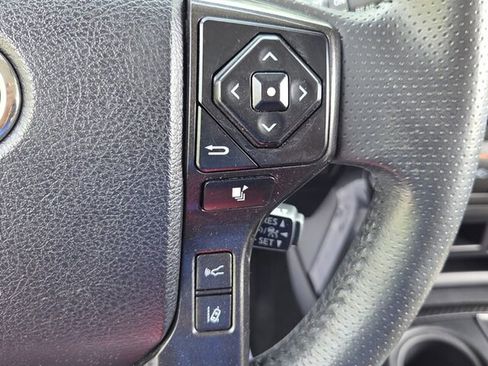 Used 2022 Toyota 4Runner TRD Off-Road AWD/4WD image 24