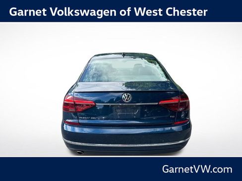 Used 2018 Volkswagen Passat 2.0T SEL Premium FWD image 4