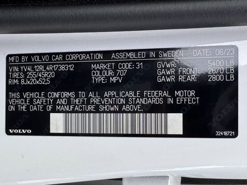 Used 2024 Volvo XC60 B5 Plus w/ Protection Package Premier image 25