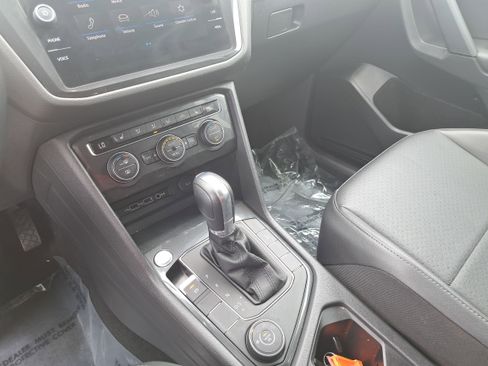 Used 2019 Volkswagen Tiguan SE AWD/4WD image 23