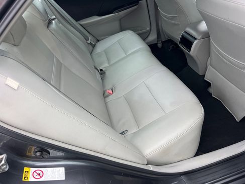 Used 2013 Toyota Camry LE image 14