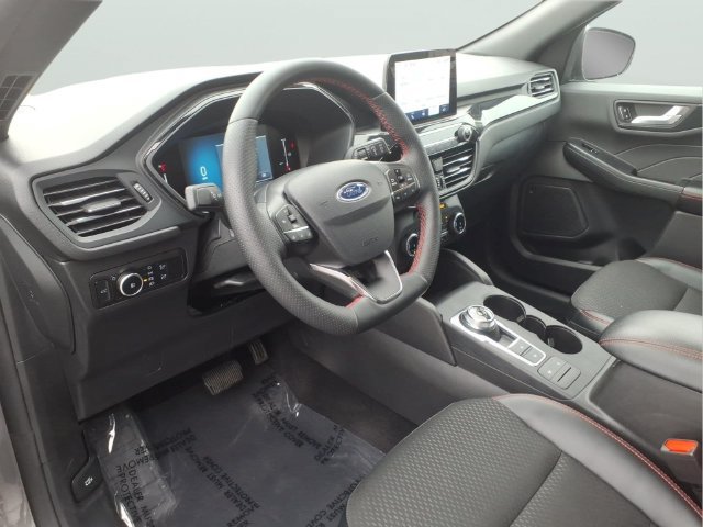 Used 2025 Ford Escape ST-Line Select AWD/4WD image 7