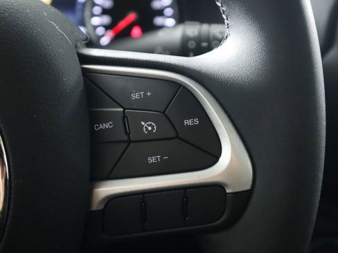 Used 2021 Jeep Renegade Latitude image 12