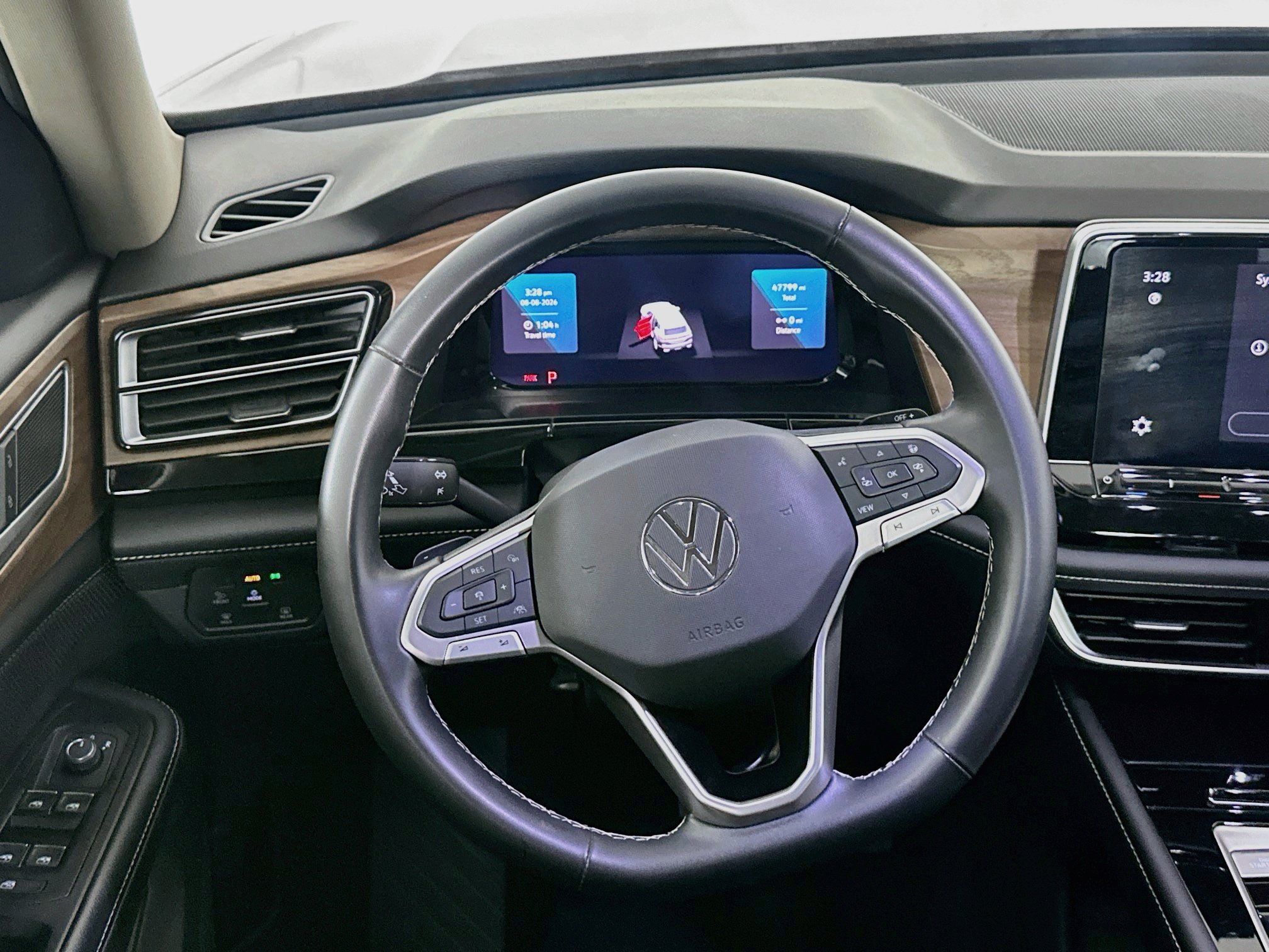 Used 2025 Volkswagen Atlas SE FWD image 18
