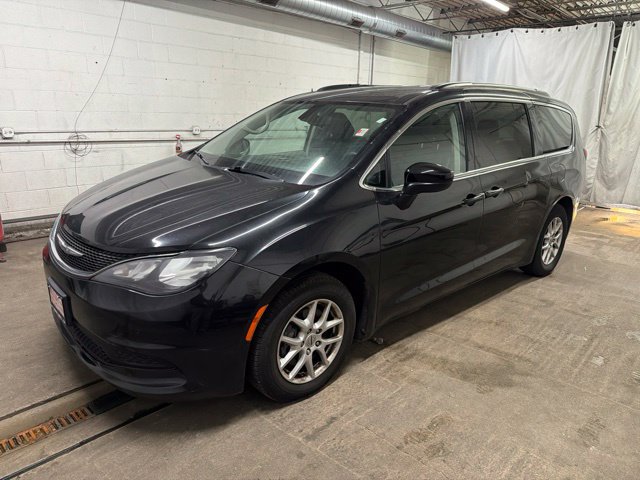 Used 2021 Chrysler Voyager Lxi FWD image 2