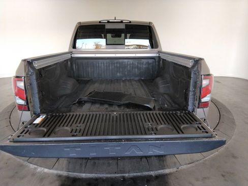 Used 2023 Nissan Titan PRO-4X w/ Pro-4x Convenience Package image 9