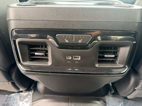 Used 2024 GMC Sierra 3500 AT4 w/ AT4 Premium Plus Package AWD/4WD image 37