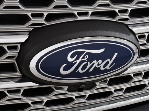 Used 2023 Ford Explorer Limited w/ Limited Technology Package image 22