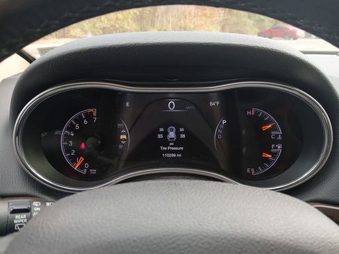 Used 2018 Jeep Grand Cherokee Limited image 16