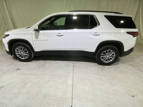 Used 2023 Chevrolet Traverse LT image 7