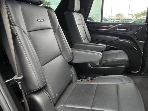 Used 2024 Cadillac Escalade Luxury image 21