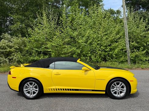 Used 2015 Chevrolet Camaro LT RWD image 21