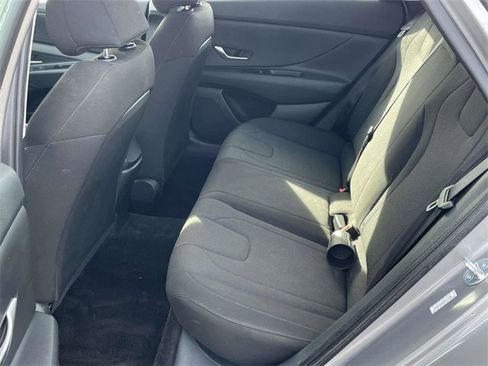 Certified 2023 Hyundai Elantra SE w/ Cargo Package image 12