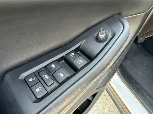 Used 2024 Jeep Grand Cherokee Laredo RWD image 15