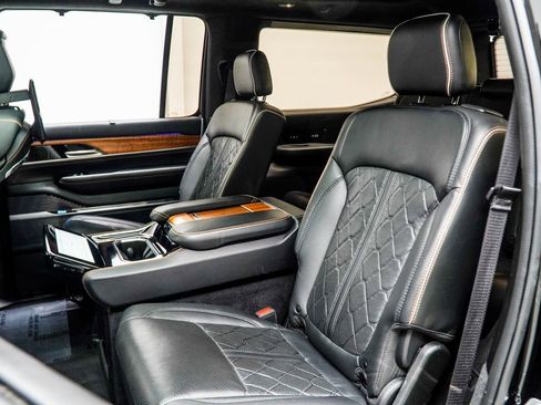 Used 2022 Jeep Grand Wagoneer Series III w/ Rear Seat Video Group 1 image 42