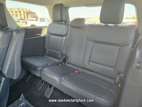 New 2026 Ford Expedition Active RWD image 8
