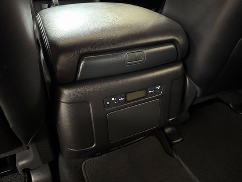 Used 2024 Nissan Armada SL w/ Midnight Edition Package image 21