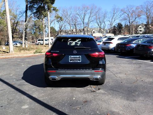 Certified 2025 Mercedes-Benz GLA 250 image 4