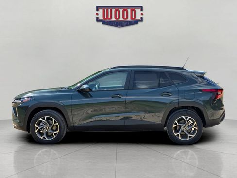 New 2026 Chevrolet Trax LT w/ LT Convenience Package FWD image 4